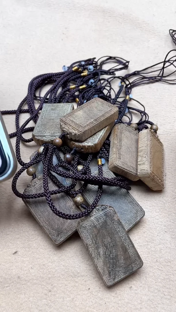 【闪购商品】沉香吊坠菩萨棋吊坠多样性发其一