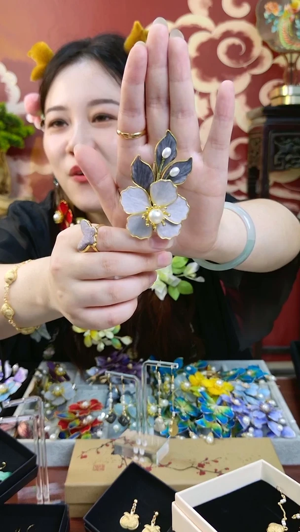 刺绣纯手工非遗绒花