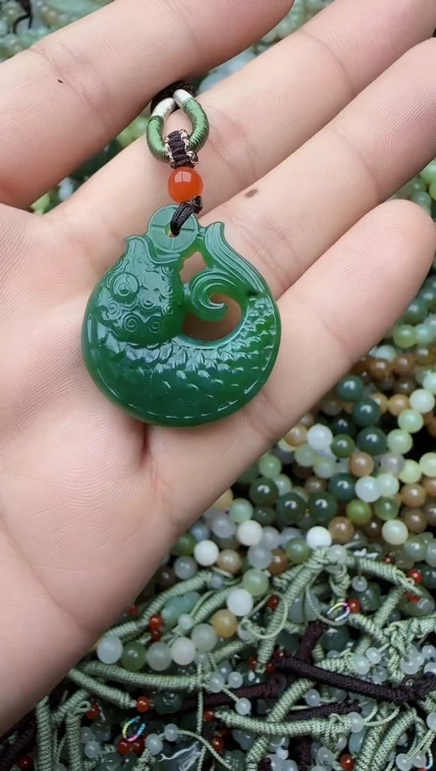 颈饰未镶嵌和田玉拍一发一