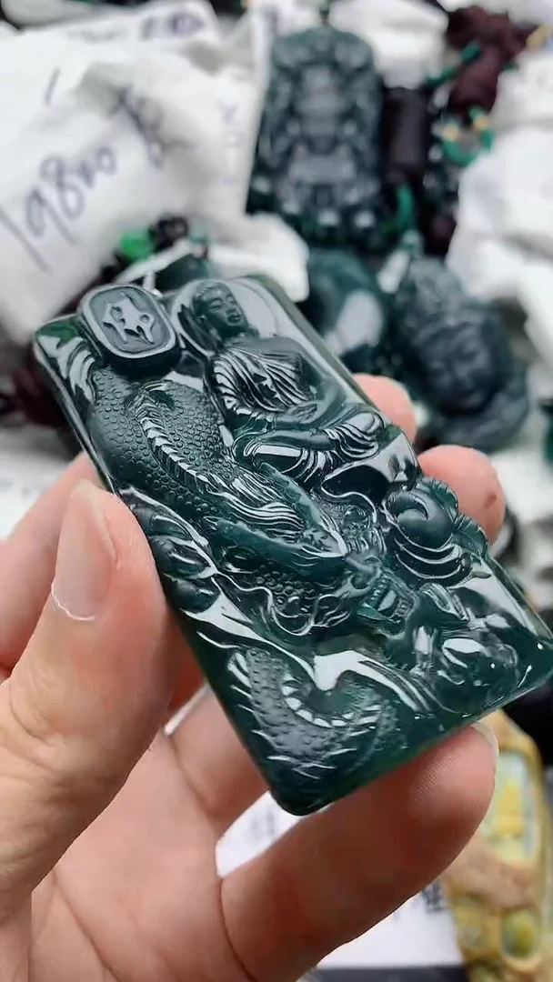 翡翠未镶嵌颈饰8888888