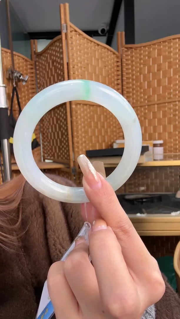 【闪购商品】翡翠手镯未镶嵌手镯