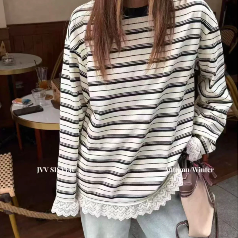 时尚拼接条纹蕾丝花边长袖T恤女洋气百搭上衣   B394