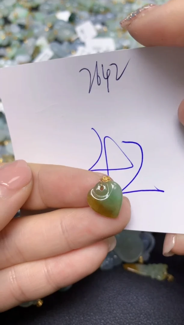 【闪购商品】翡翠挂件18K金镶嵌 天然翡翠A货