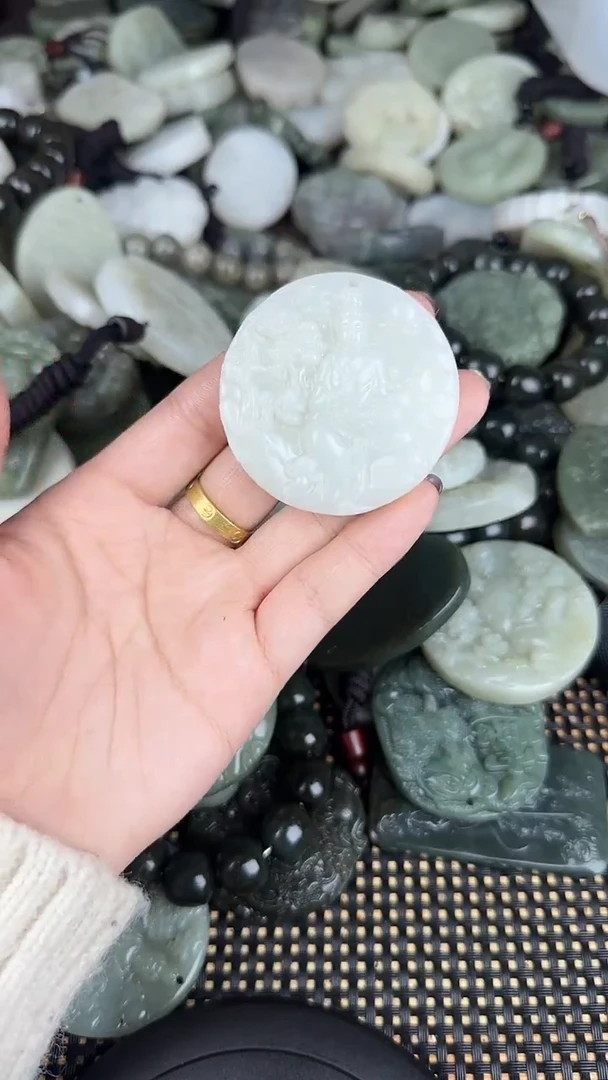 颈饰未镶嵌和田玉1