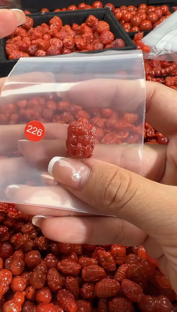 颈饰未镶嵌南红玛瑙1