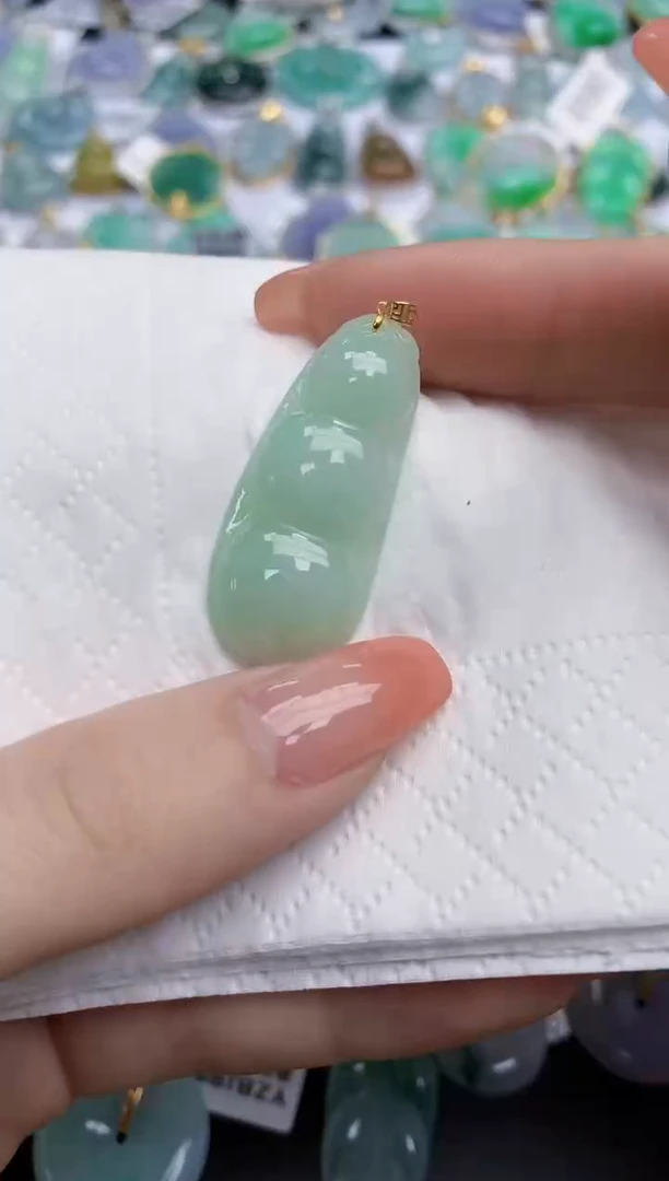 【闪购商品】翡翠颈饰未镶嵌天然缅甸翡翠A货