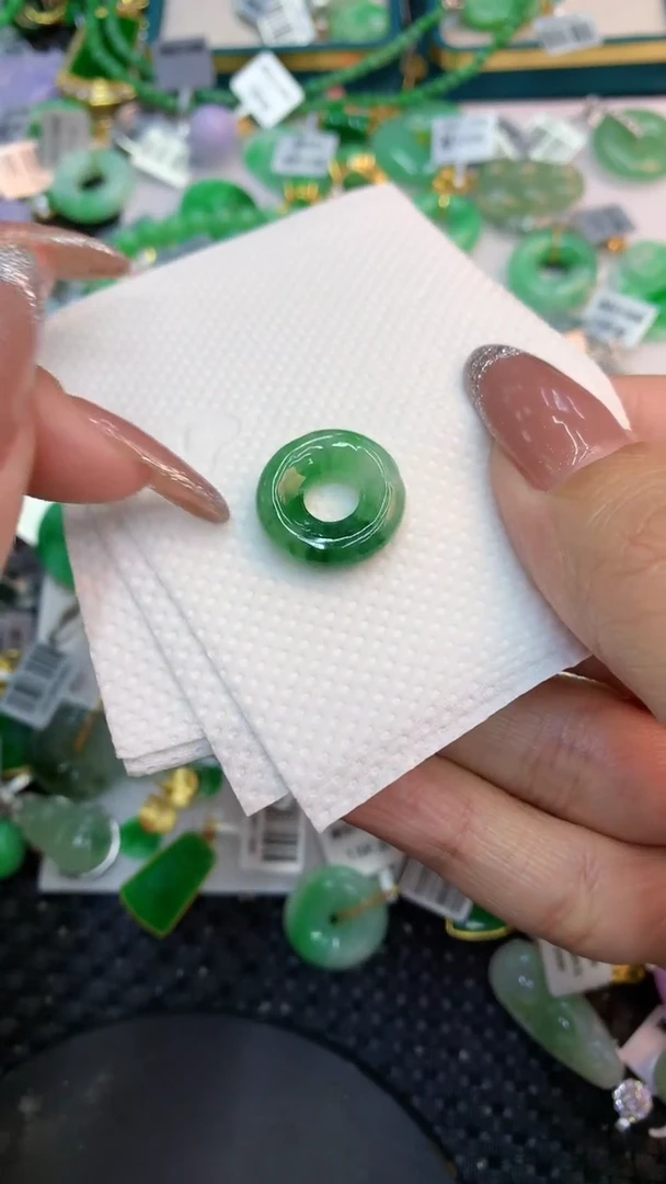 颈饰未镶嵌翡翠1