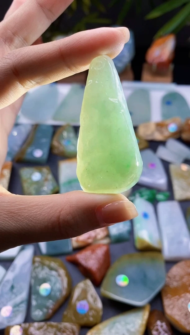 【闪购商品】定制翡翠未镶嵌翡翠