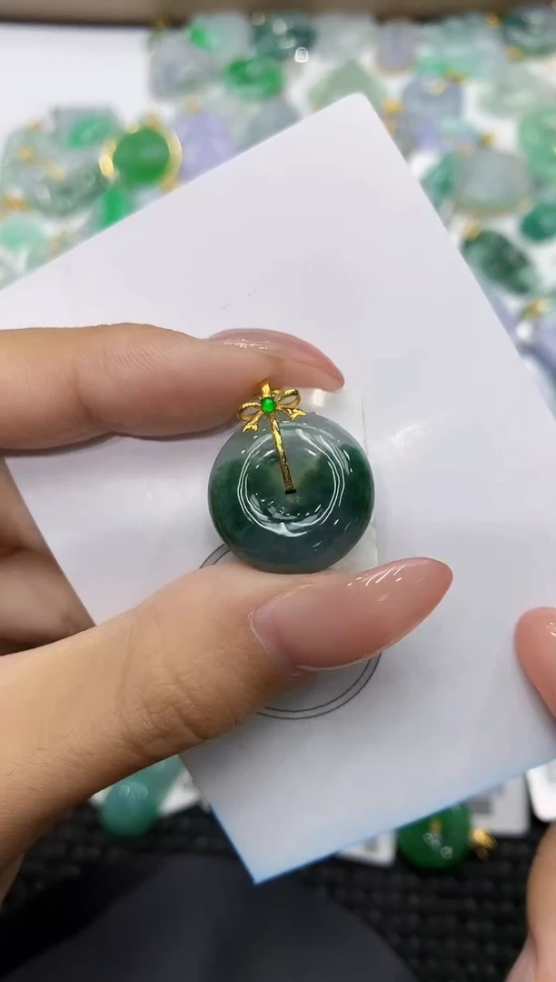 颈饰18K金镶嵌翡翠11111111