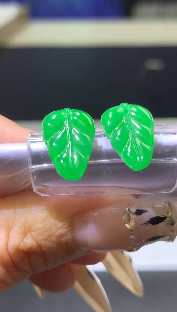 未镶嵌定制翡翠毛货  14.7-9.6-2.5