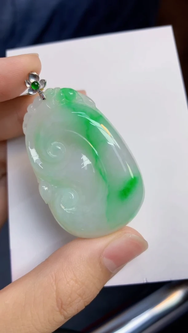 颈饰18K金镶嵌翡翠天然缅甸A货翡翠