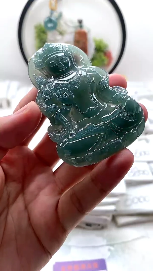 颈饰未镶嵌翡翠渡母