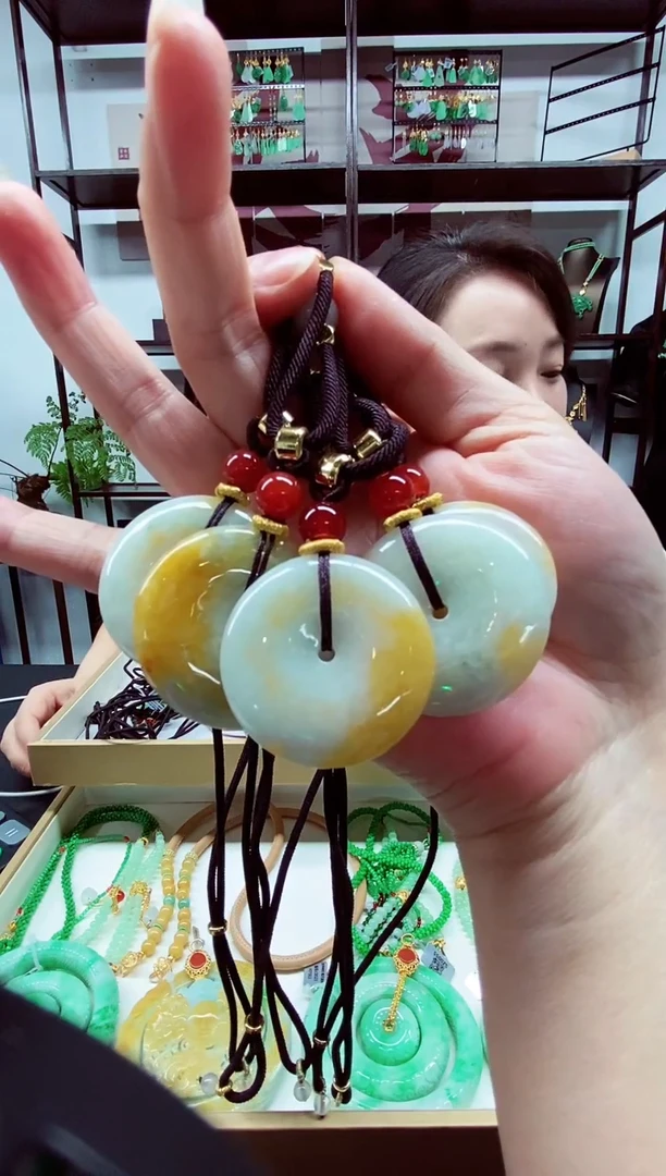 翡翠未镶嵌颈饰翡翠吊坠