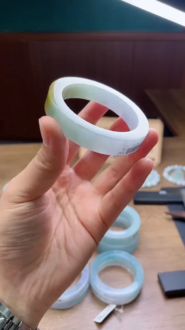 定制翡翠手镯未镶嵌定制