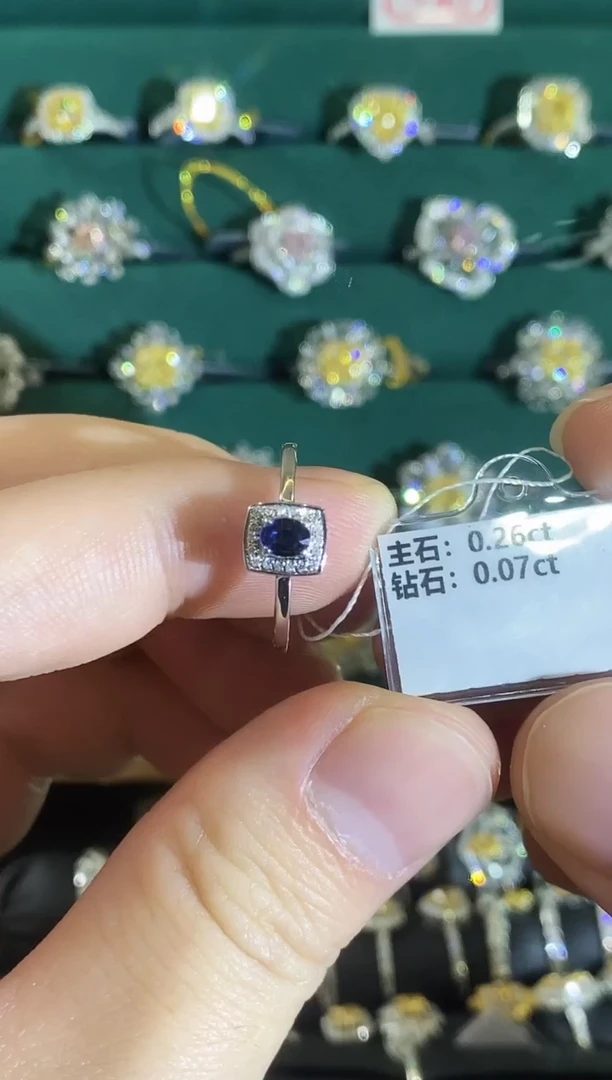 戒指蓝宝石18K金镶嵌02