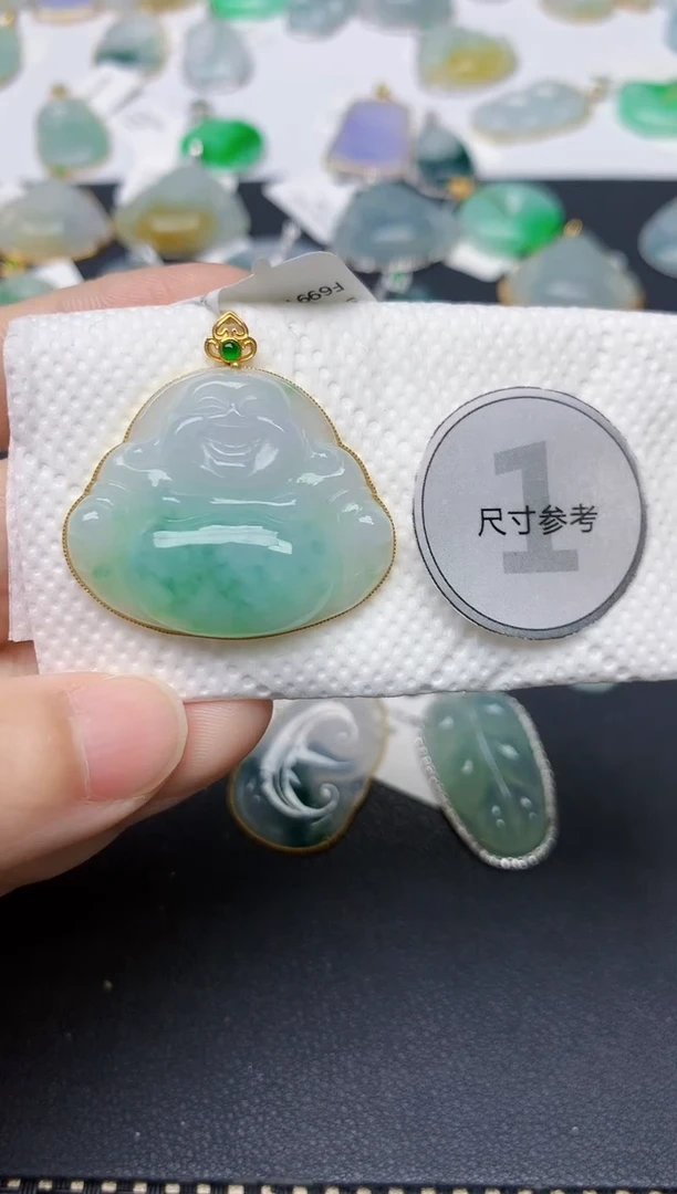 翡翠18K金镶嵌颈饰天然缅甸A货翡翠