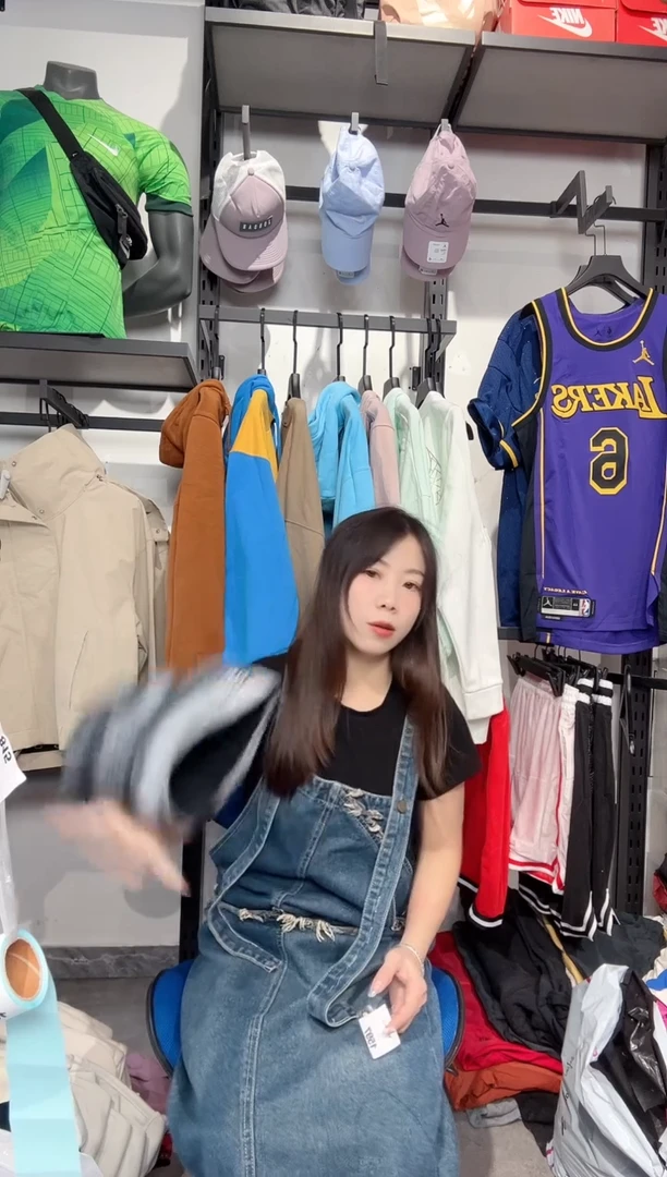 1597  编码 瑕疵款直播间过款为准 尺码 帽子