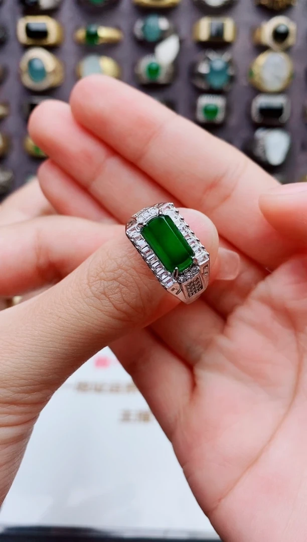 未镶嵌戒指翡翠雷**行天然翡翠男戒