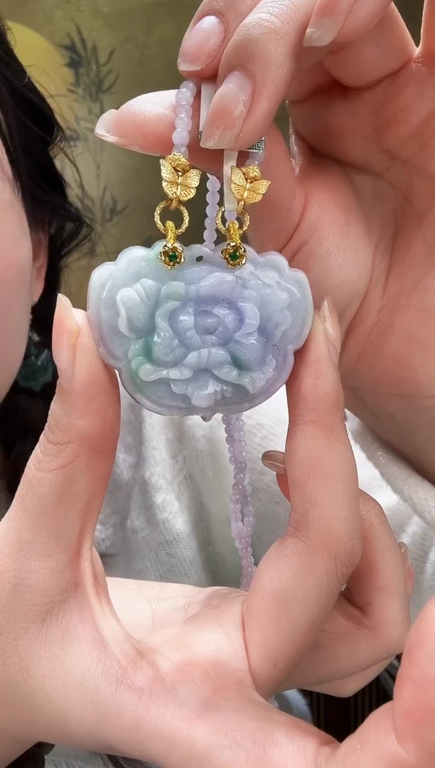 颈饰未镶嵌翡翠吊坠