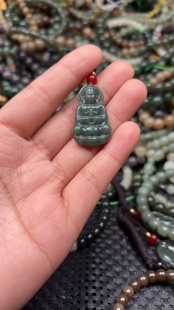 颈饰未镶嵌和田玉1