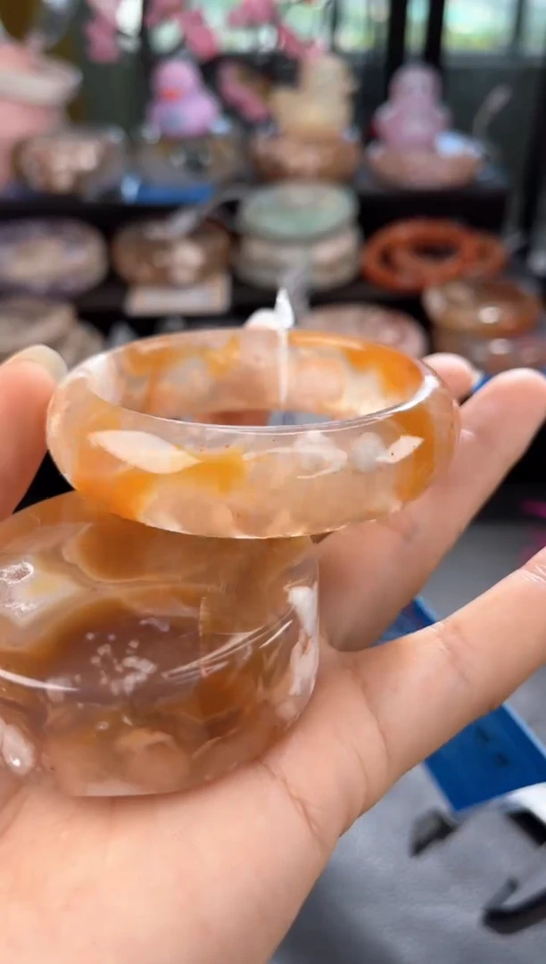 石英质玉手镯未镶嵌55