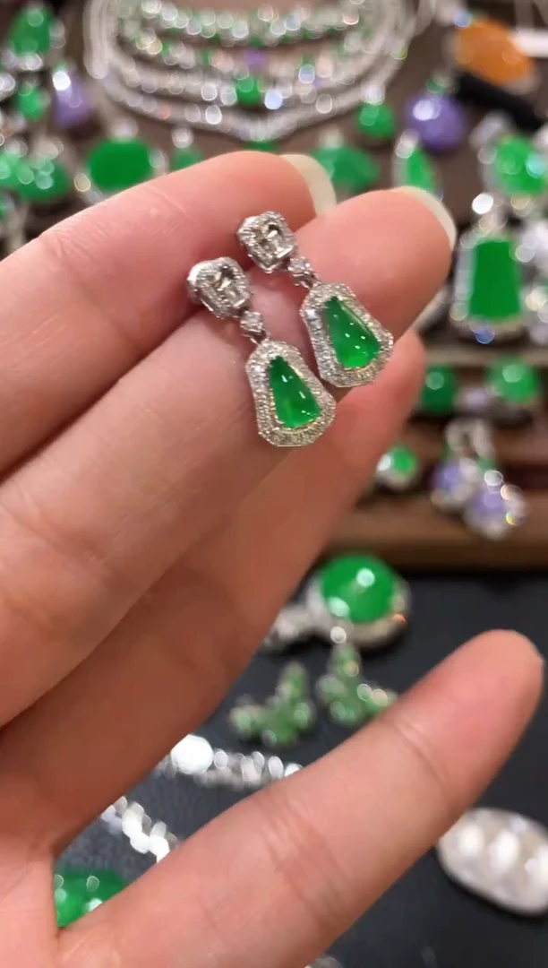 18K金镶嵌翡翠耳饰z35