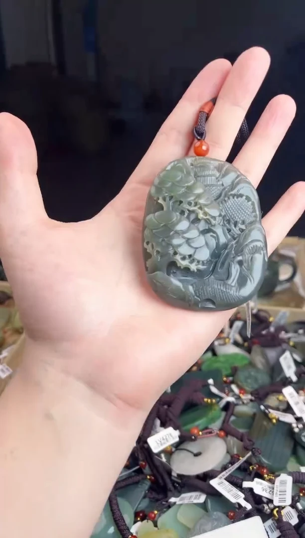 颈饰未镶嵌和田玉1