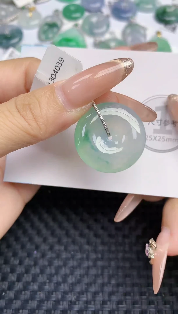 颈饰18K金镶嵌翡翠天然缅甸A货翡翠百元以上9元证书费自理