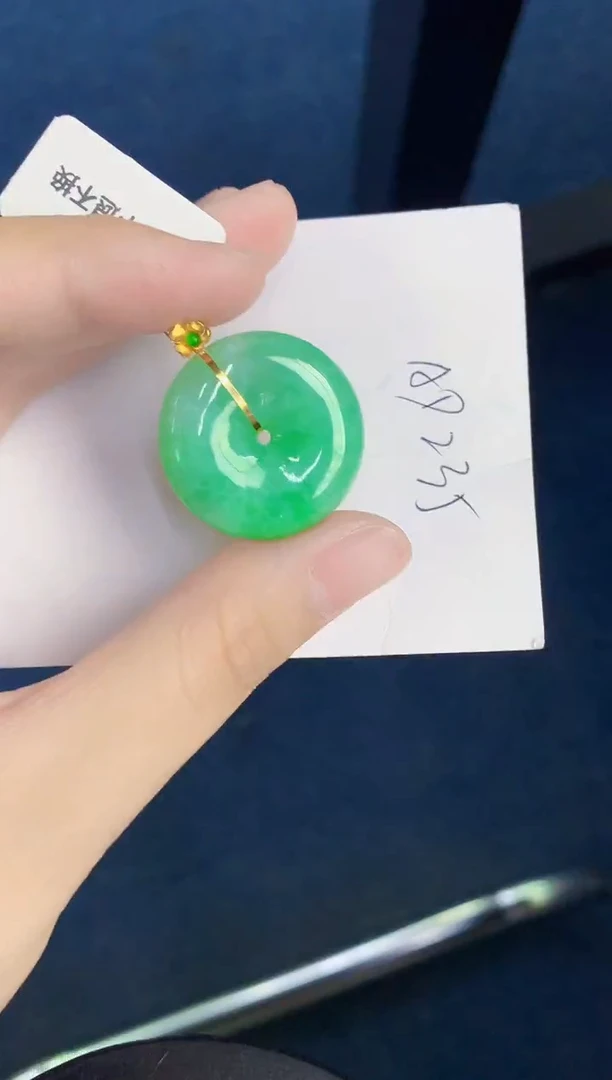 翡翠18K金镶嵌颈饰天然翡翠缅甸A货