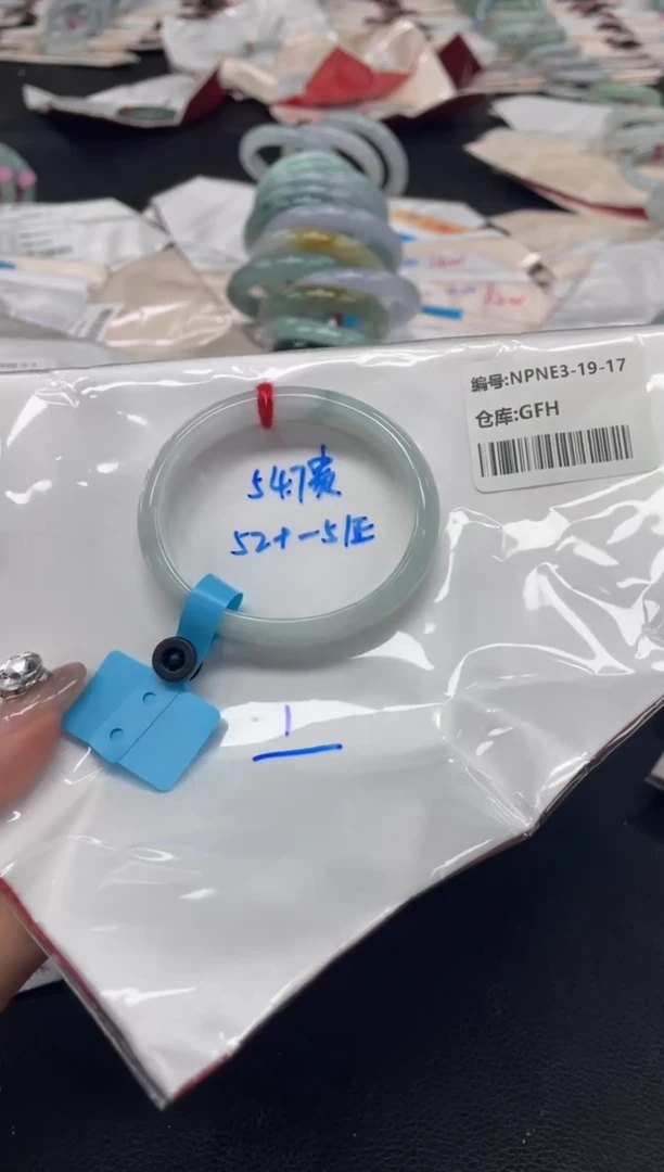 未镶嵌手镯翡翠翡翠手镯