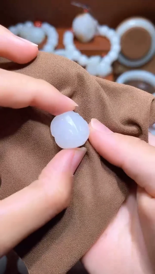 颈饰未镶嵌和田玉金蟾