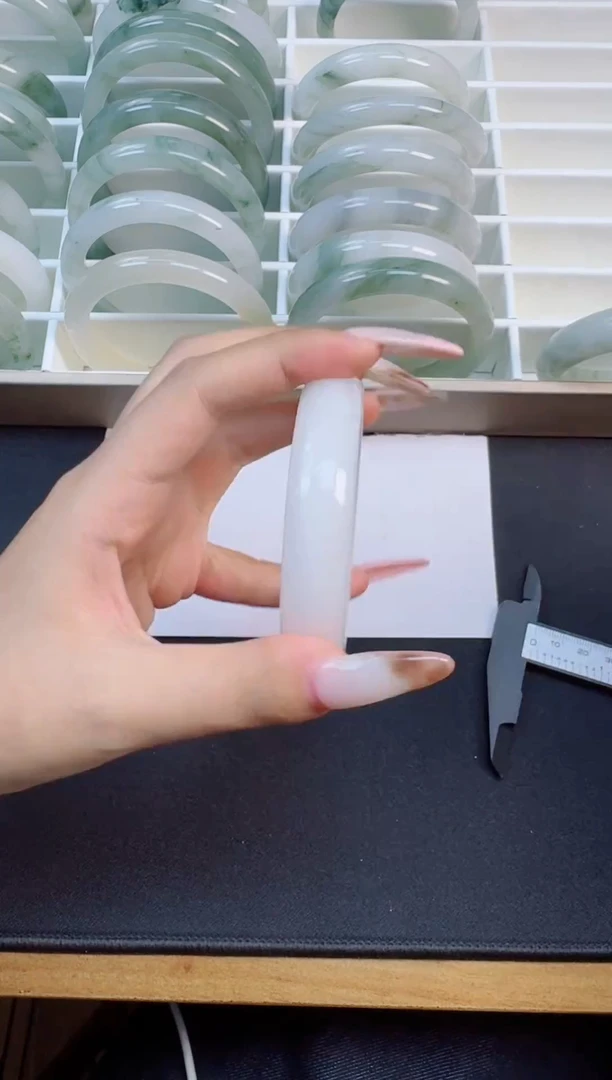 未镶嵌手镯石英质玉12-60