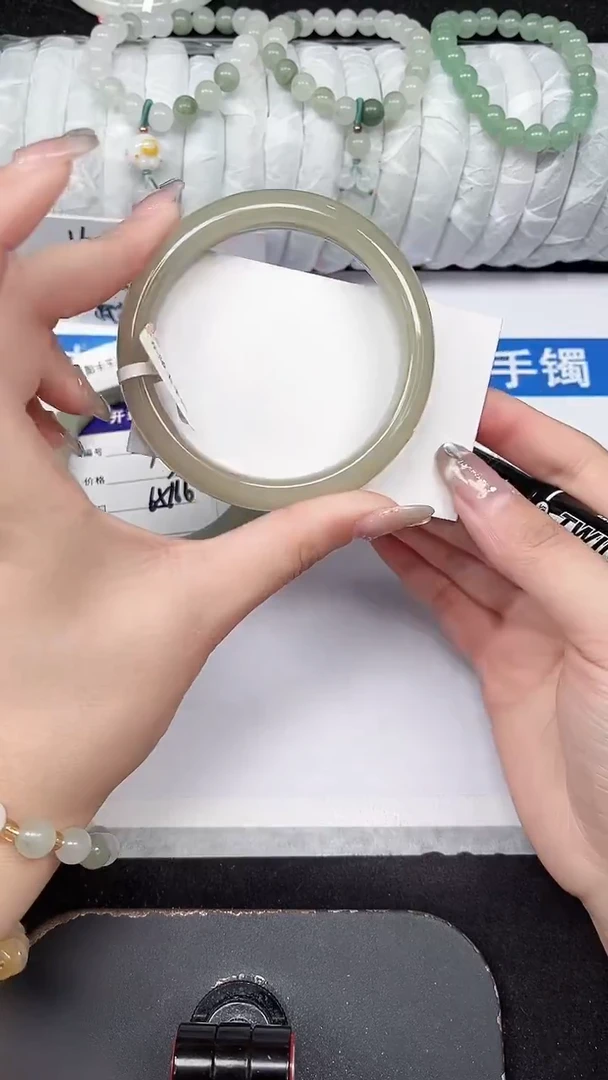 未镶嵌手镯石英质玉258-61/62