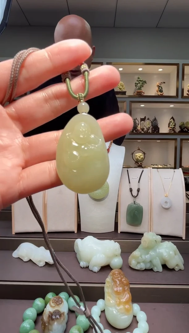 颈饰未镶嵌和田玉苏