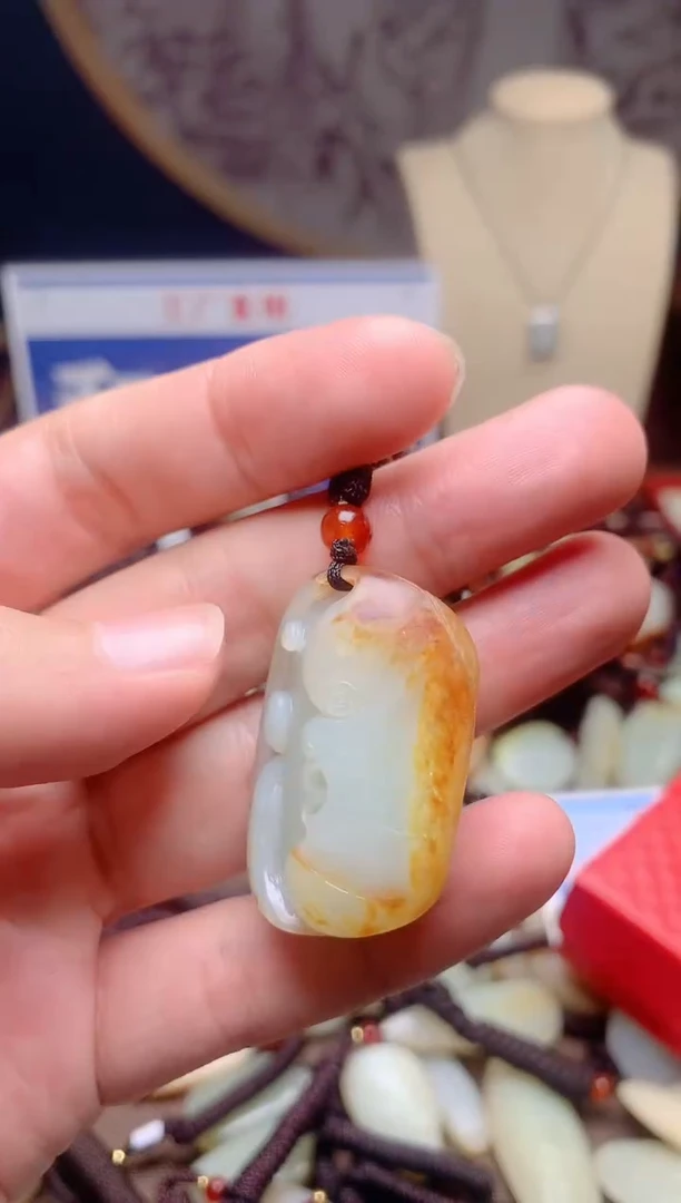 和田玉未镶嵌颈饰1