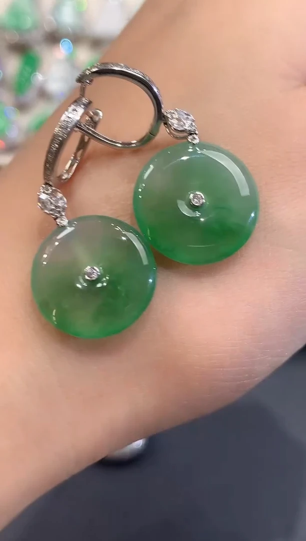 18K金镶嵌翡翠耳饰a132