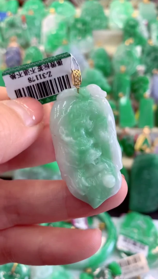 【闪购商品】翡翠吊坠(不含链)18K金镶嵌挂件