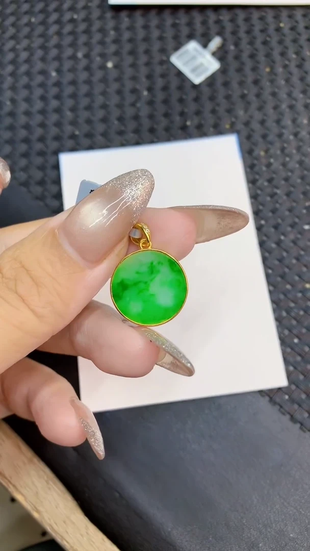 颈饰未镶嵌翡翠1