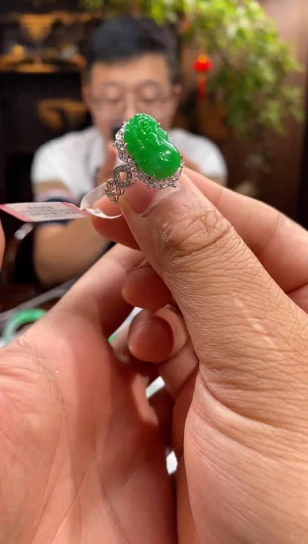 18K金镶嵌戒指翡翠kj0023天然缅甸翡翠A货