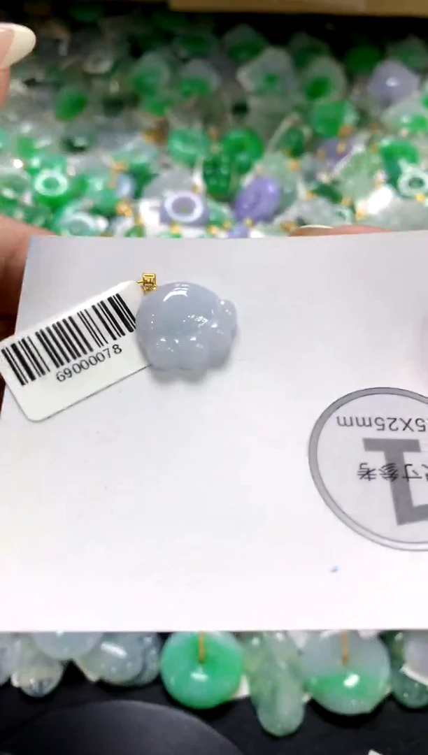 翡翠18K金镶嵌颈饰11111111111111111
