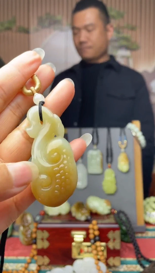 颈饰未镶嵌和田玉拍一发一