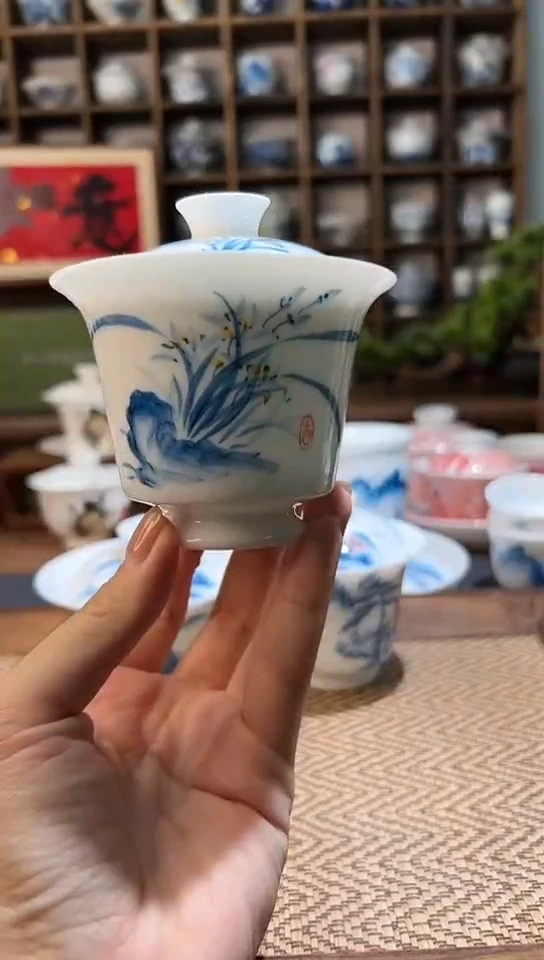 【闪购商品】手绘兰花高足盖碗