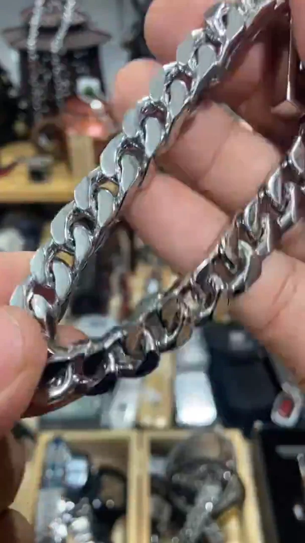 瓷片闪购商品  如图所示