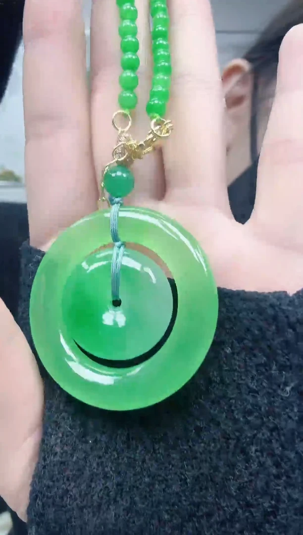 颈饰未镶嵌翡翠一套环环相扣