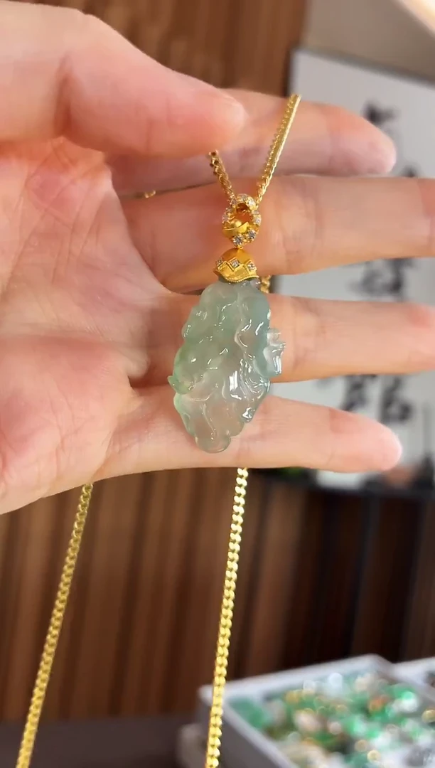 吊坠(不含链)18K金镶嵌翡翠吊坠