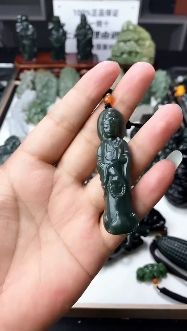颈饰未镶嵌和田玉1