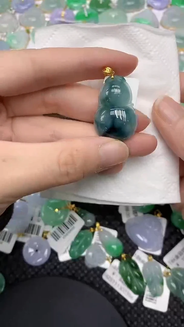 颈饰18K金镶嵌翡翠111111111