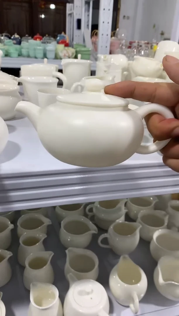 茶具茶壶、盖碗、主人杯、客杯（轻轻微瑕介意勿拍）