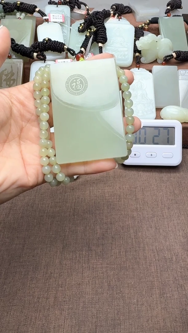 颈饰未镶嵌和田玉1