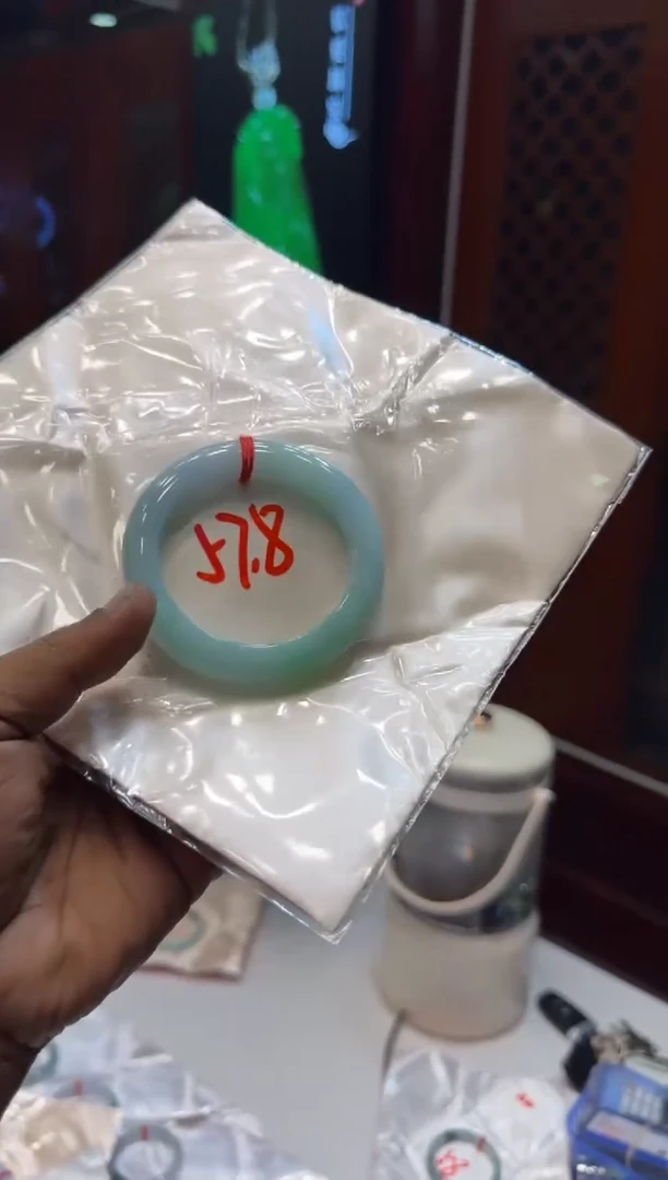 未镶嵌手镯翡翠手镯